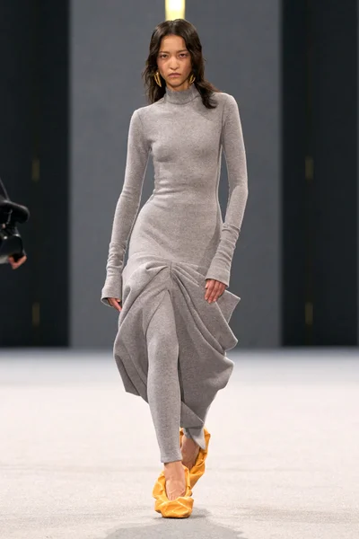 Look 7